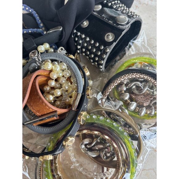 Mixed Jewelry Lot 14 Oz Assorted Bracelets & Necklaces With Beads Chains Leather - Picture 1 of 11